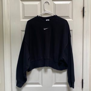 Black cropped nike crew neck